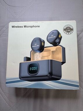 Wireless Lavalier Microphone for iPhone | Dual Mic 2.4G | New in Box